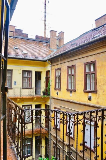 Bright And Cozy - City Center Apt Budapeşte Dış mekan fotoğraf
